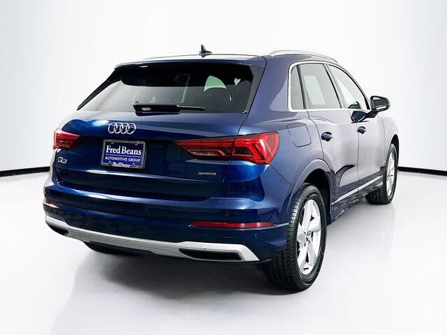 2020 Audi Q3 rear quarter view