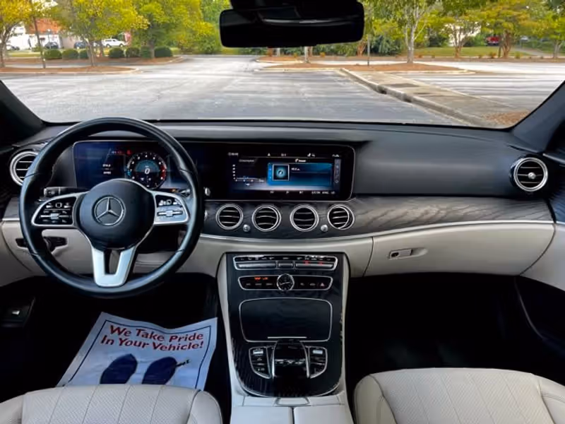 2020 Mercedes-Benz E350 view 6
