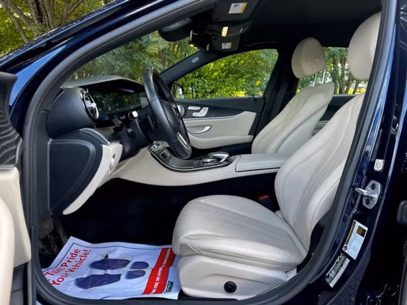 2020 Mercedes-Benz E350 view 7