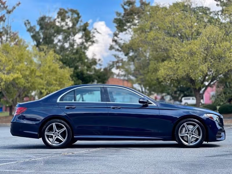 2020 Mercedes-Benz E350 view 5