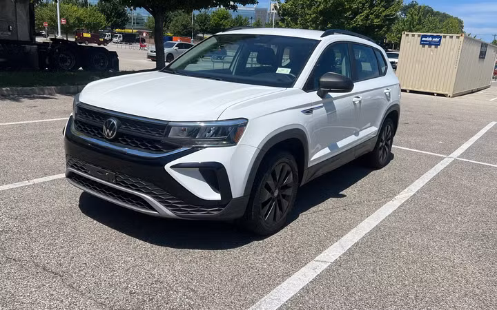 2022 Volkswagen Taos S view 2